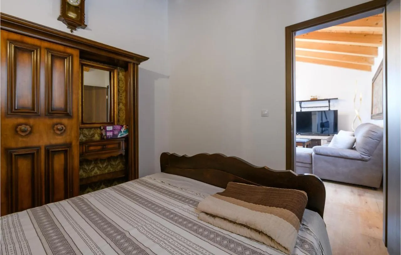 Stunning Home In Trosti With Wifi Rojnići 0*,