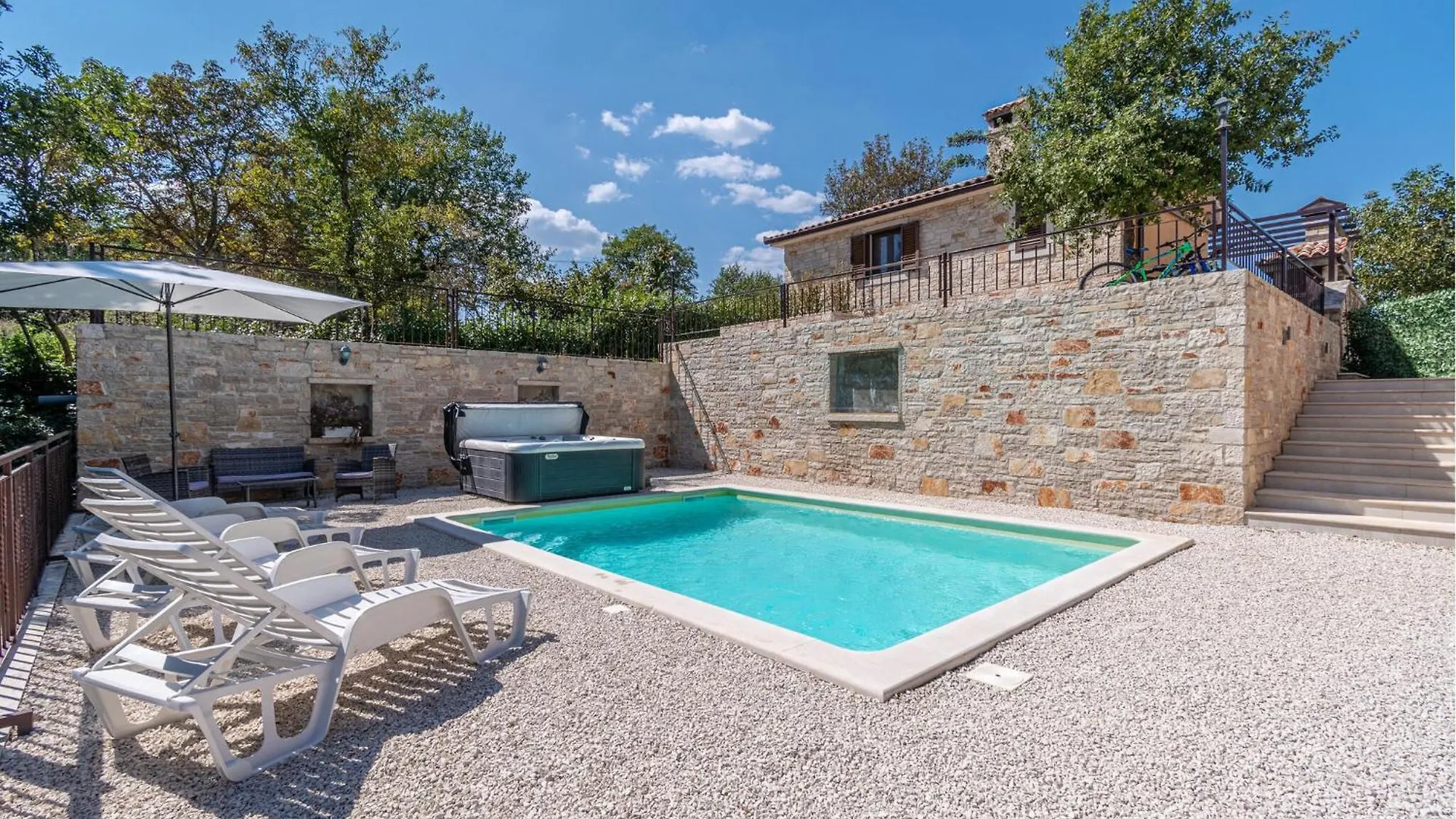 Stunning Home In Trosti With Wifi Rojnići